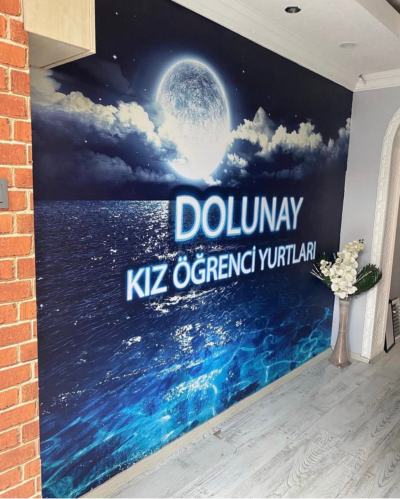 Dolunay Yurt Girişi